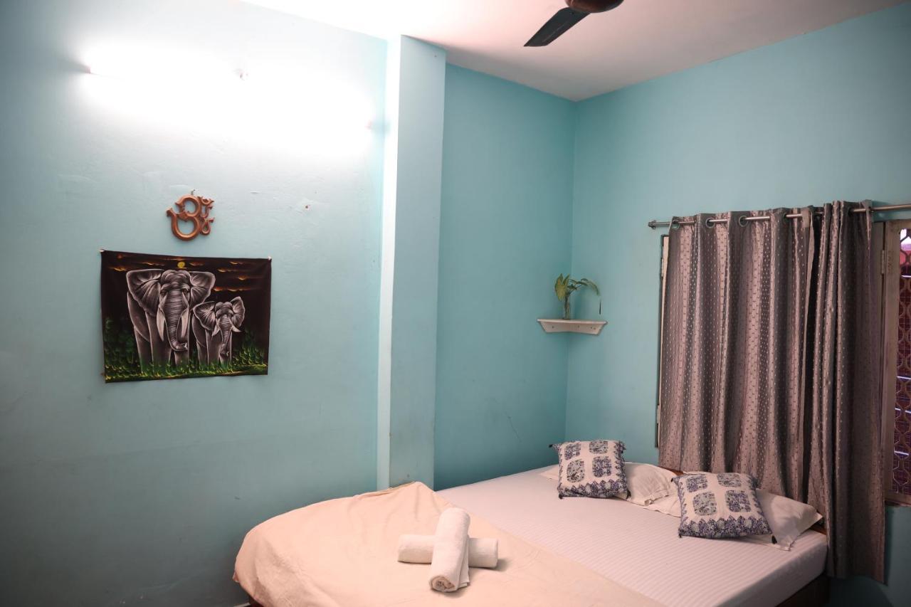 Good Vibes Hostel Váránaszi Kültér fotó