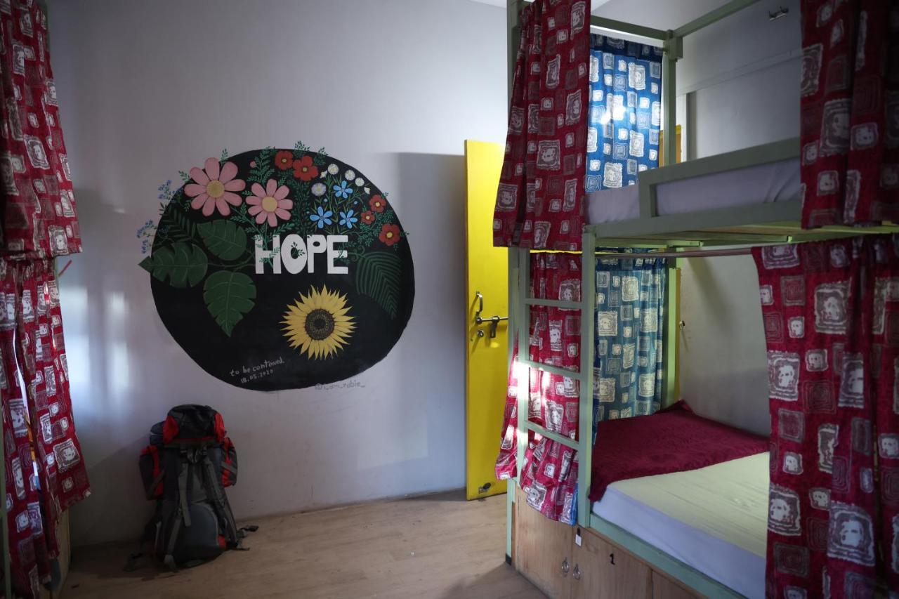 Good Vibes Hostel Váránaszi Kültér fotó