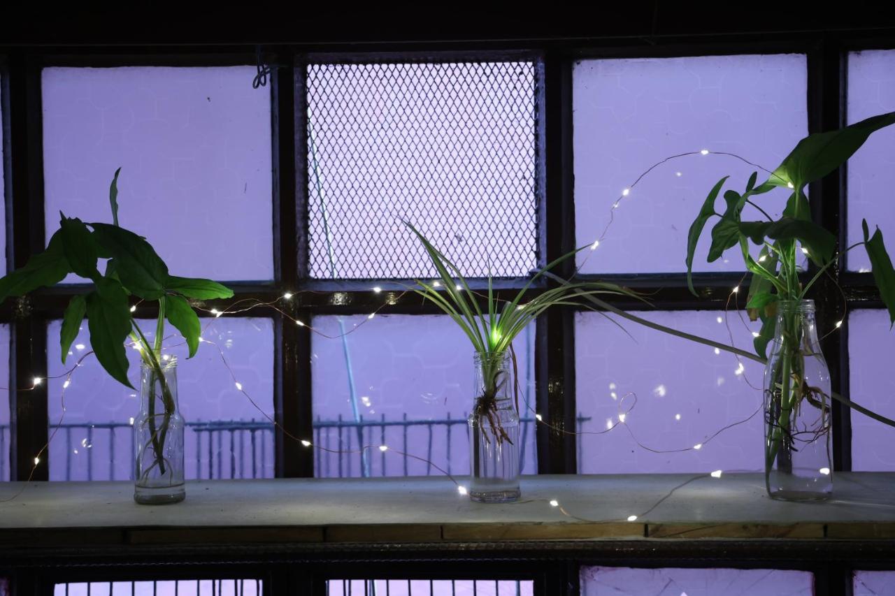Good Vibes Hostel Váránaszi Kültér fotó