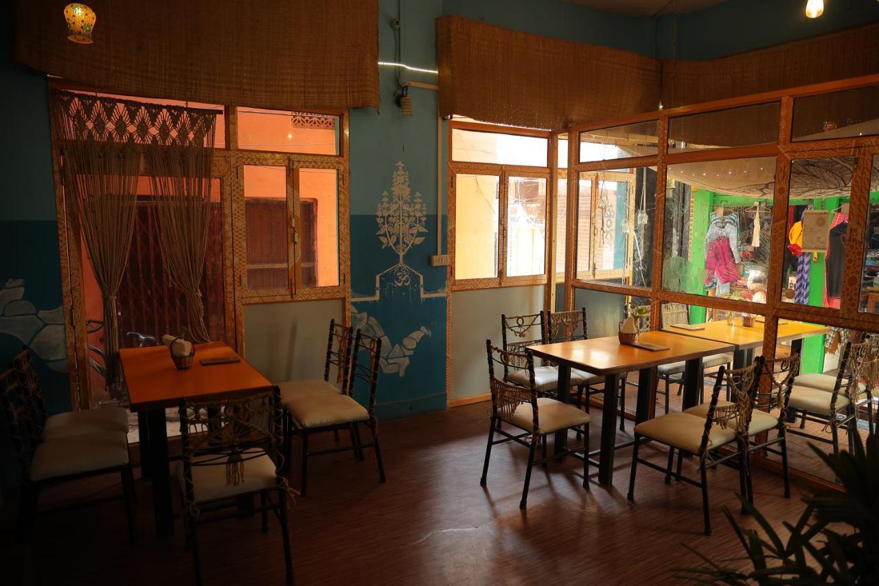 Good Vibes Hostel Váránaszi Kültér fotó