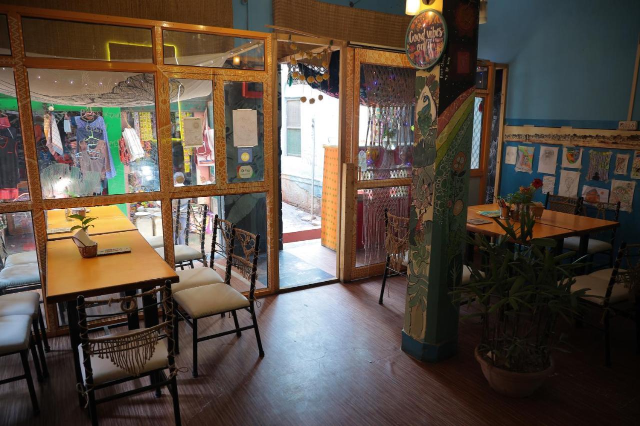 Good Vibes Hostel Váránaszi Kültér fotó