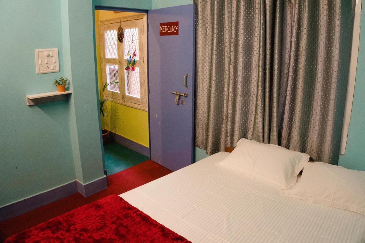 Good Vibes Hostel Váránaszi Kültér fotó